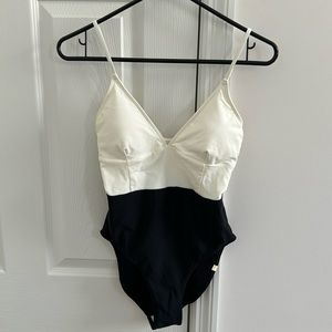 Summersalt “The Wave”. New without tags.